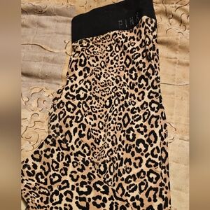 Victoria's Secret PINK Leopard Print Leggings